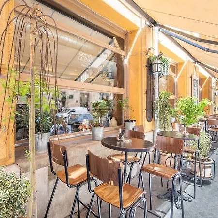 Stylish At Very Location With Aircon Appartement