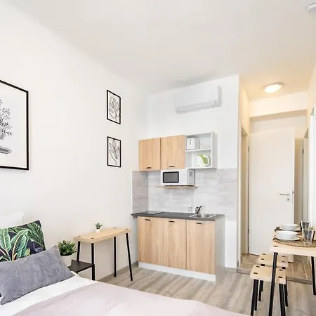 Stylish At Very Location With Aircon דירה בודפשט