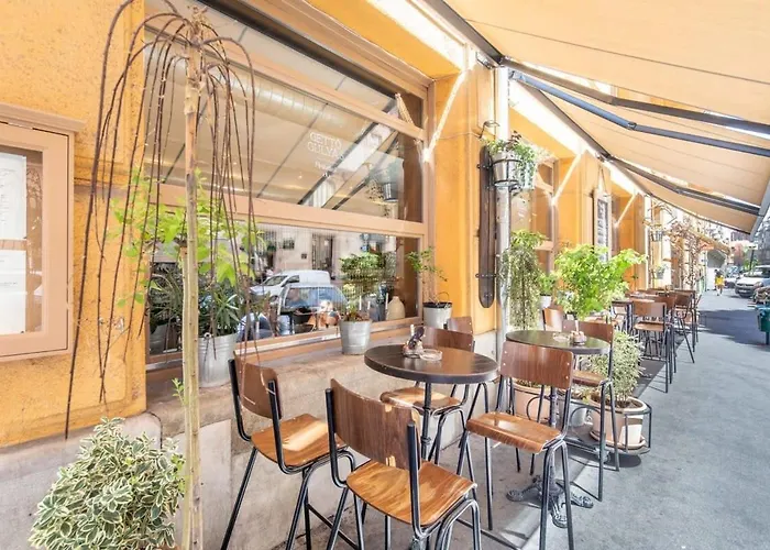 Stylish At Very Location With Aircon Apartament