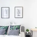 Stylish At Very Location With Aircon Daire