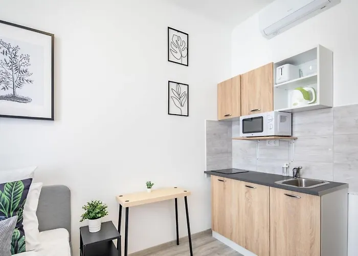 Stylish At Very Location With Aircon Appartement *